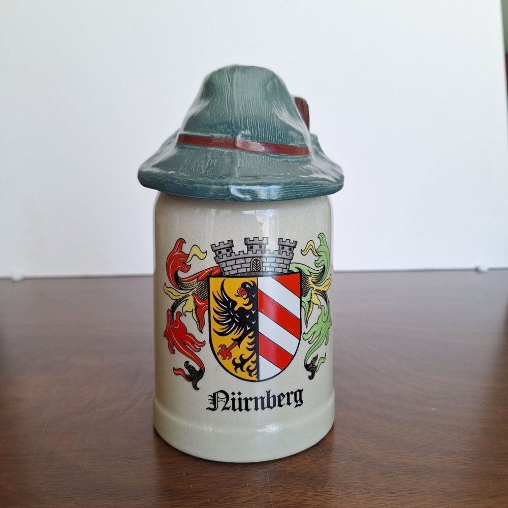 WEST GERMANY GERZ NURNBERG BEER STEIN WITH ATTACHED GREEN GERMAN HAT LID
